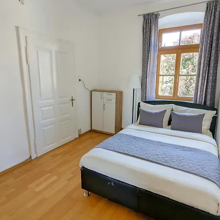 アパート Charming In Sunny Village *